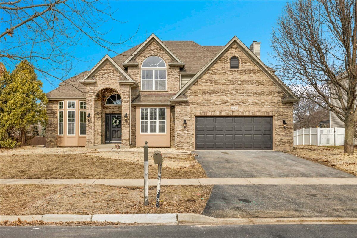 Property Photo:  555 Bluestem Drive  IL 60560 