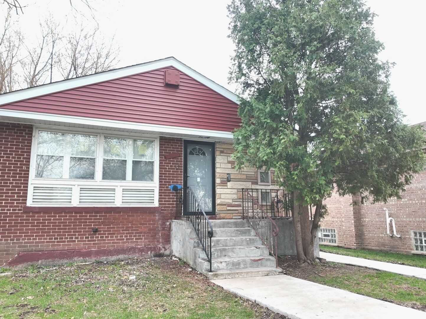 Property Photo:  210 Calumet Boulevard  IL 60426 