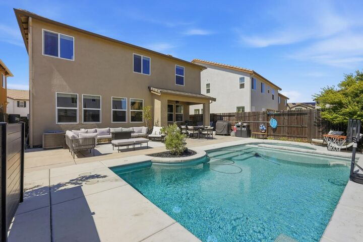 Property Photo:  5362 Seal Beach Way  CA 95835 