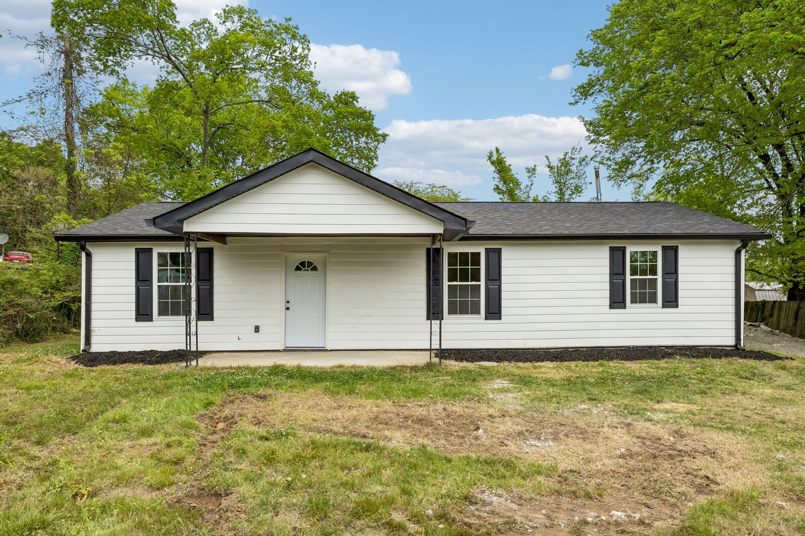 Property Photo:  330 W Washington St  TN 38478 