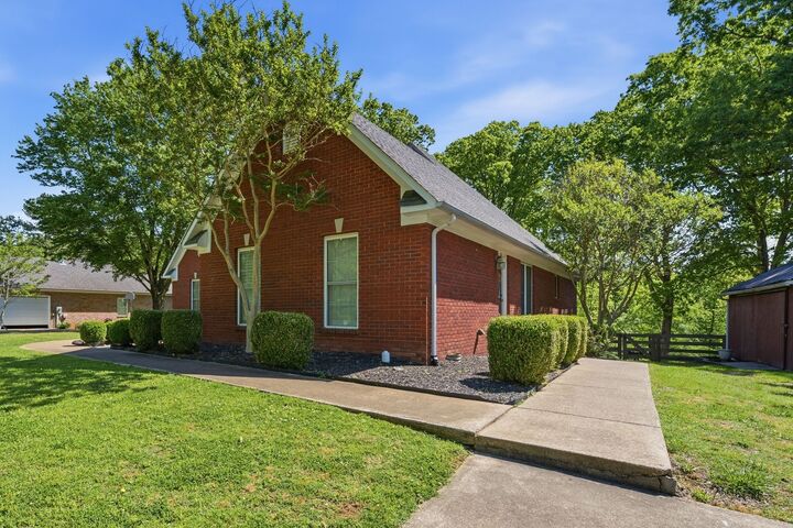 Property Photo:  920 Hillcrest St  TN 38464 