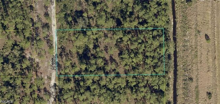 Property Photo:  5912 Stewart Lane  FL 33935 