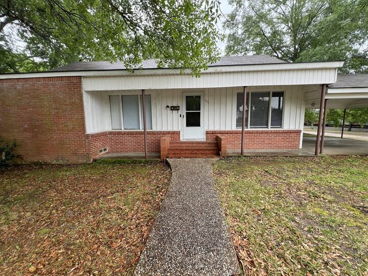 Property Photo: 611 Park Lane TX 75904