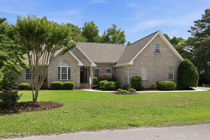 Property Photo:  411 Oakmont Drive  NC 28557 