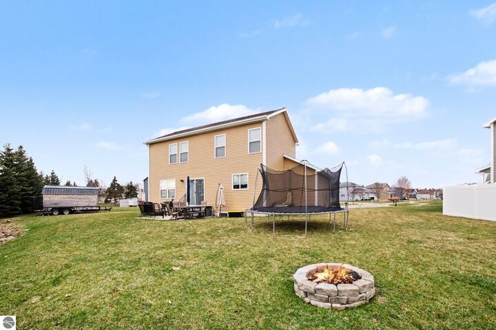 Property Photo:  1541 Batson Place  MI 48858 