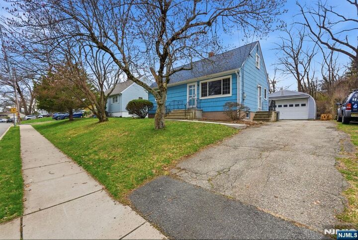 Property Photo:  52 Red Twig Trail  NJ 07403 