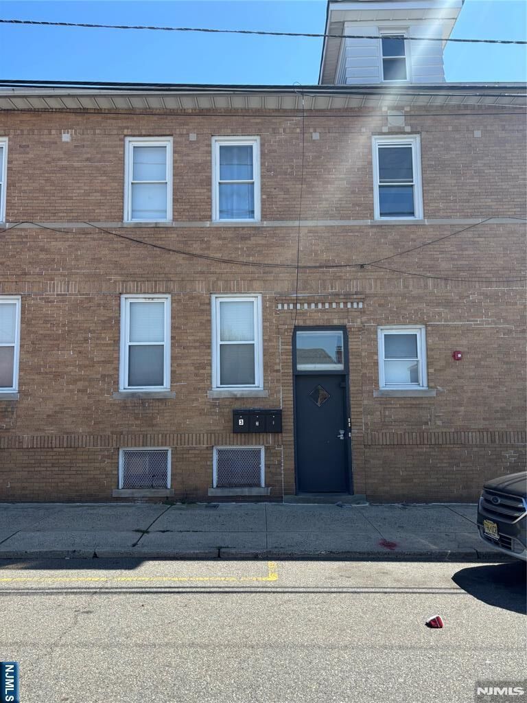 Property Photo:  98 Macarthur Avenue 1  NJ 07026 