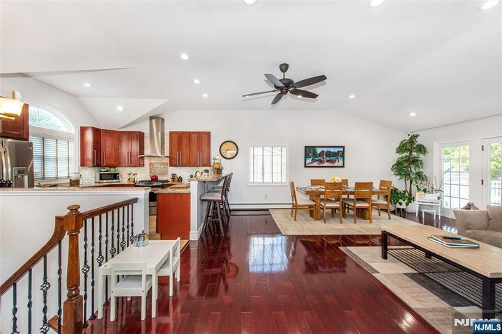 Property Photo:  6 Melissa Drive  NJ 07512 