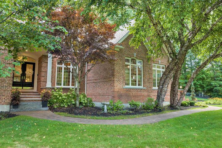 Property Photo:  60 Riddle Drive  NH 03110 