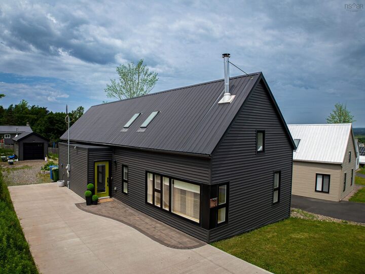 Property Photo: 14 Monarch Terrace NS B2N 0A2