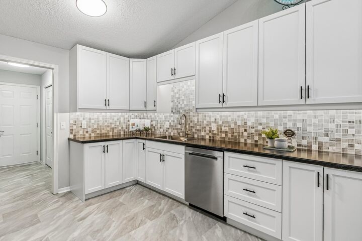 Property Photo:  14425 Edgewood Avenue  MN 55378 