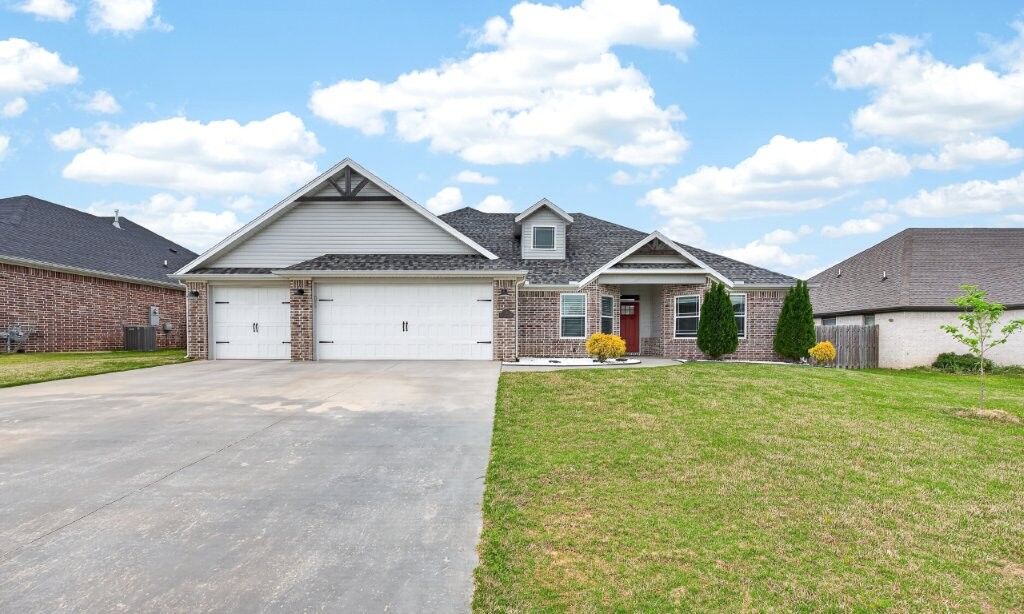 Property Photo:  1131 Spring Hollow Road  AR 72713 