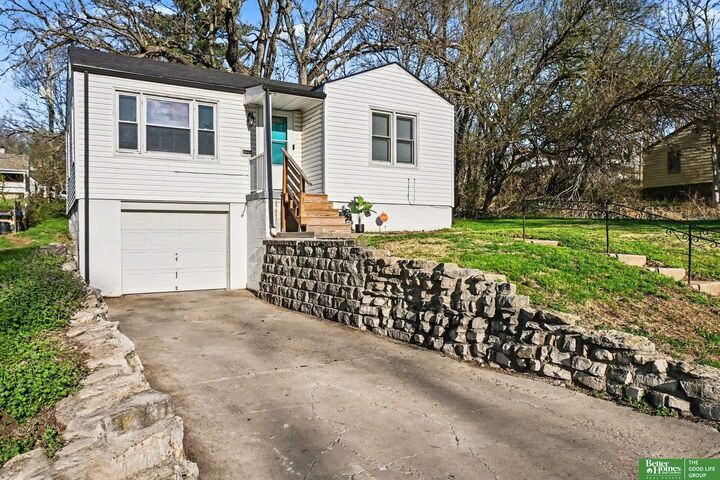 Property Photo:  3342 N 41 Street  NE 68111 