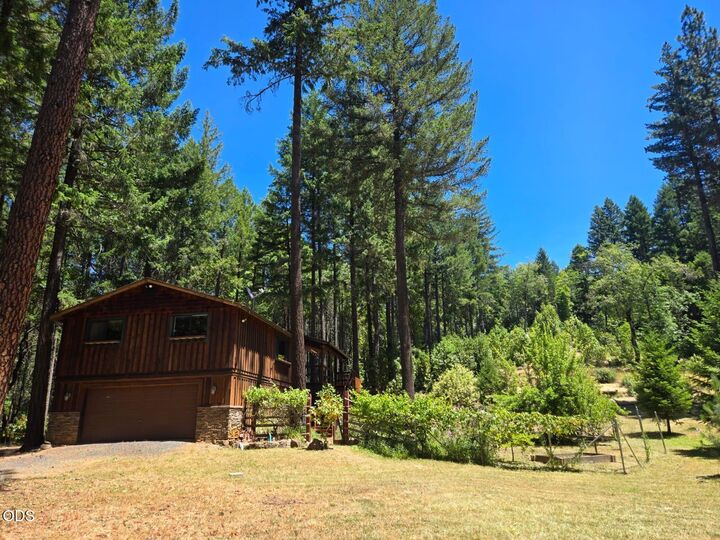 Property Photo: 707 McMullen Creek Road OR 97538