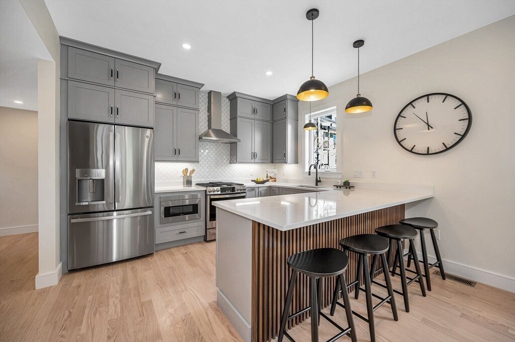 Property Photo:  13 Chestnut Street 1  MA 01880 