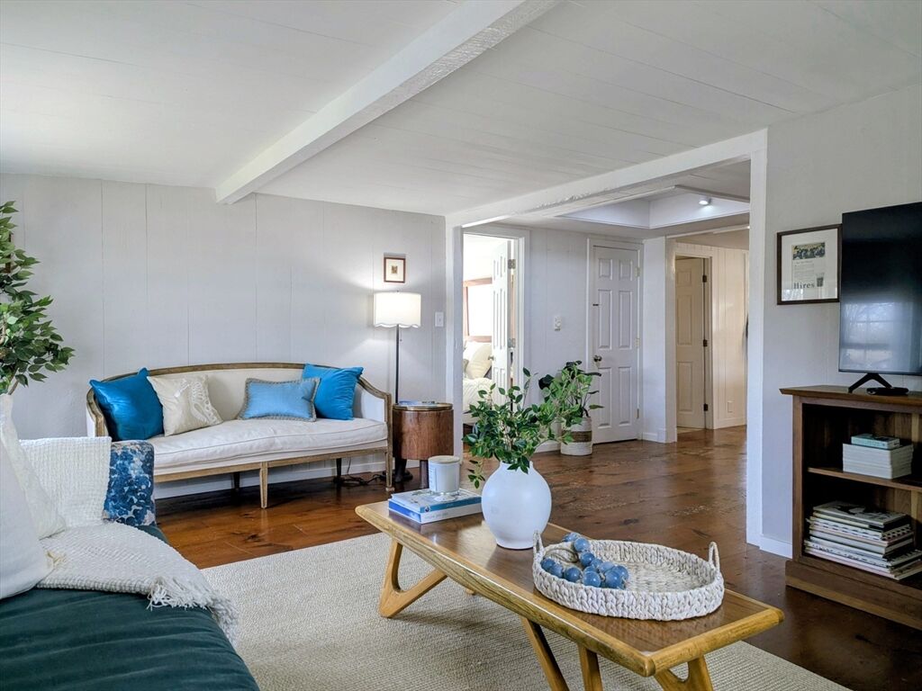 Property Photo:  26 Bayview Rd.  MA 01945 