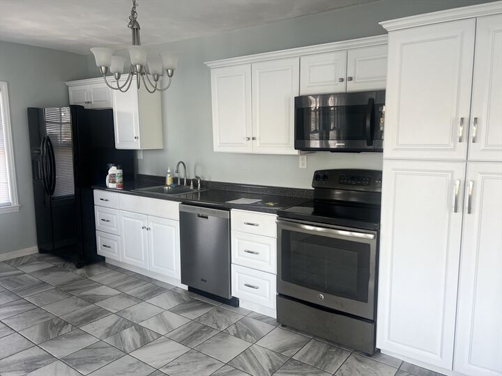 Property Photo:  147 Lake Ave 147  MA 01604 