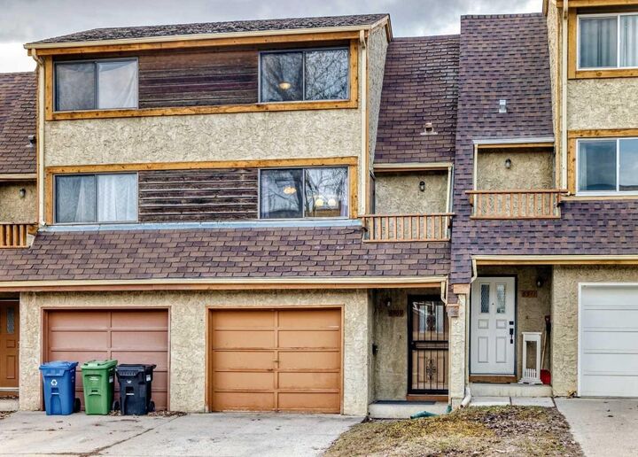 Property Photo:  6909 Ranchero Road NW  AB T3G 1J6 