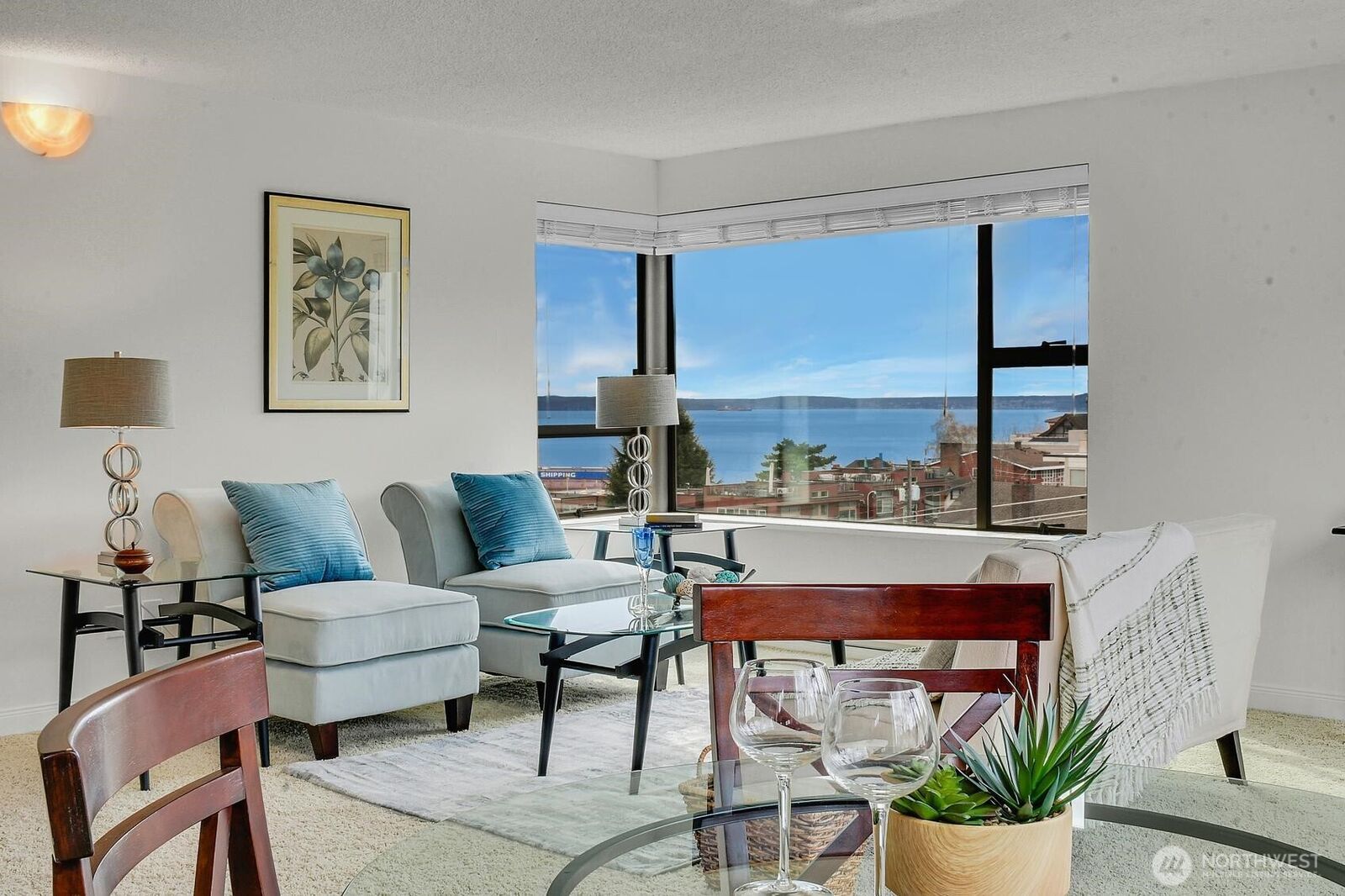 Property Photo:  912  3rd Avenue W 501  WA 98119 