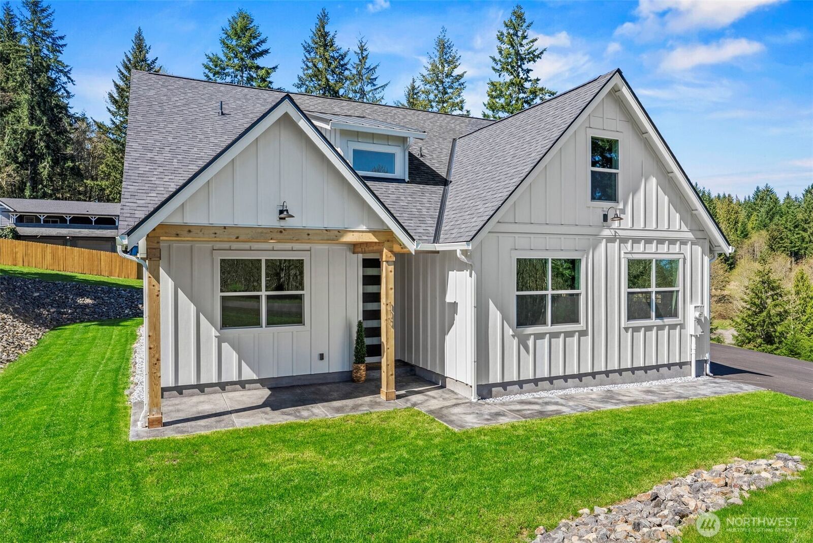 Property Photo:  117  Red Hawk Drive  WA 98611 