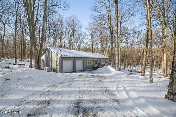 Property Photo:  259 Lc Larsen Drive  PA 18424 