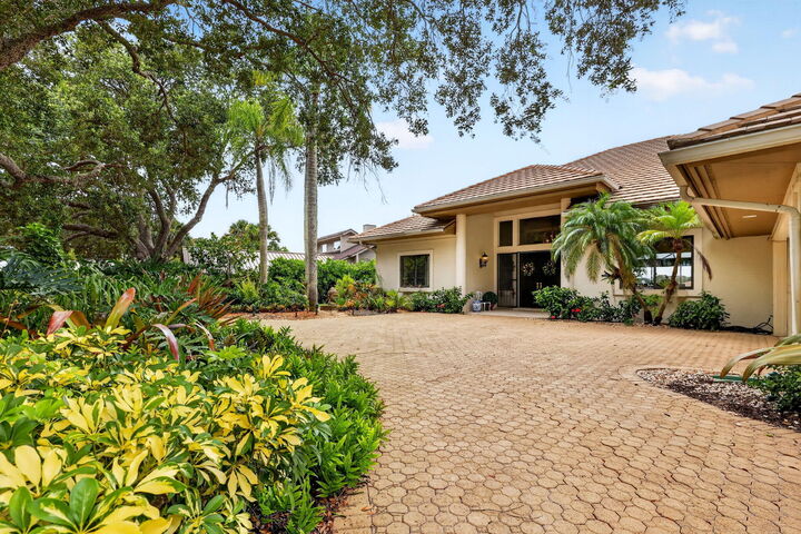 Property Photo: 6460 SE Winged Foot Drive FL 34997