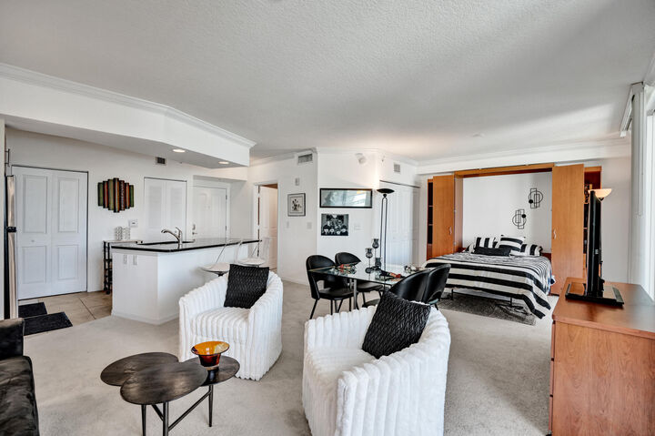 Property Photo: 600 S Dixie Highway 352 FL 33401