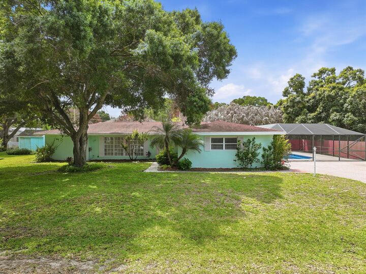 Property Photo:  2115 15th Place  FL 32960 