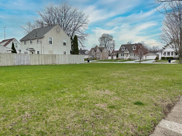 Property Photo:  832 Cornelia Street  WI 53545 