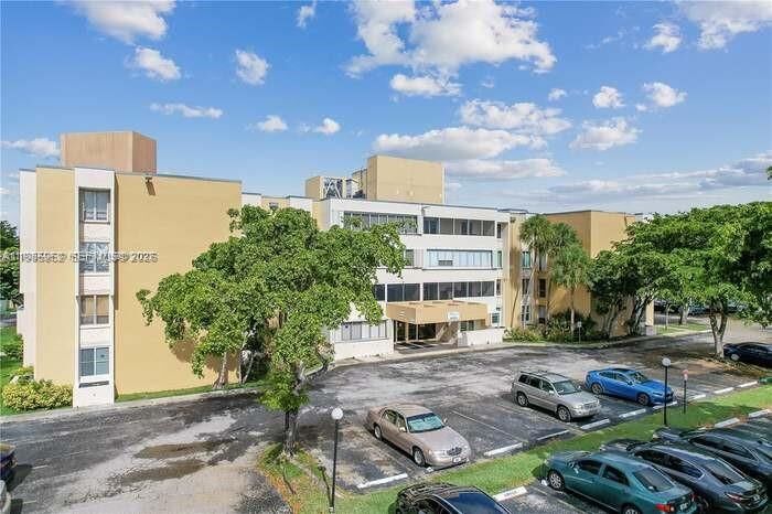 Property Photo:  6901 SW 147th Ave 2E  FL 33193 