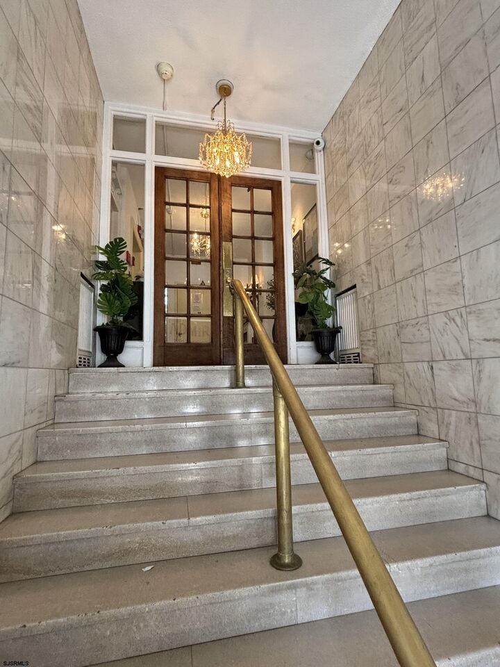 Property Photo:  2 S Hartford Ave D3  NJ 08401 