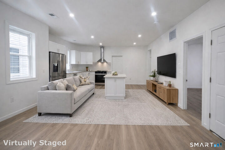 Property Photo:  16 Arch Street 2  CT 06710 