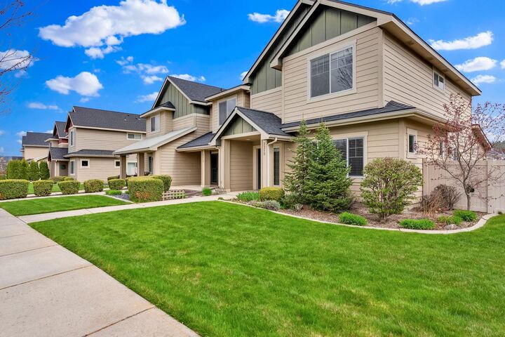 Property Photo:  2260 N Country Vista Blvd  WA 99019 