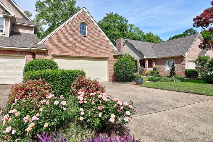 Property Photo: 19 Parkplace Court AL 36301