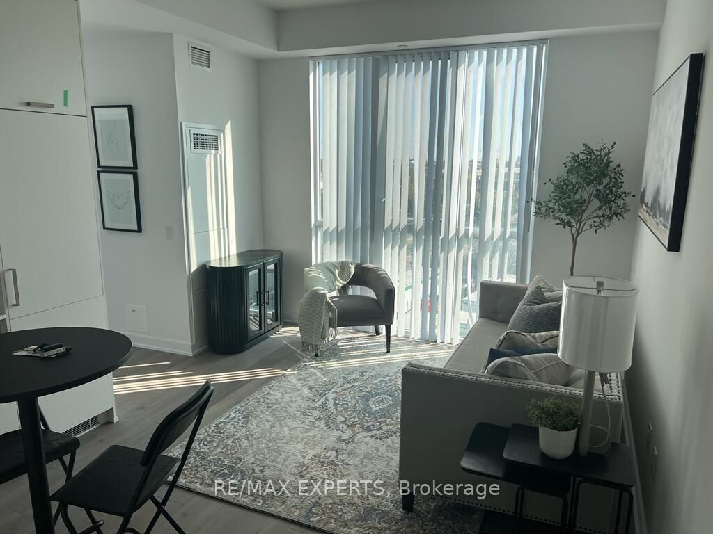 Property Photo: 60 Honey Crisp Crescent 509 ON L4K 0N5