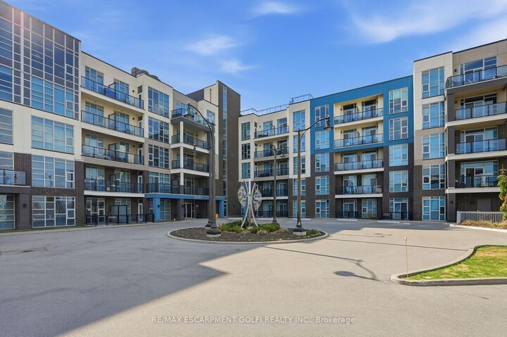 Property Photo: 10 Concord Place 304 ON L3M 0G6