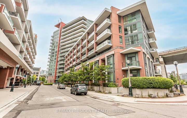 50 Bruyeres Mews 901 — photo 1
