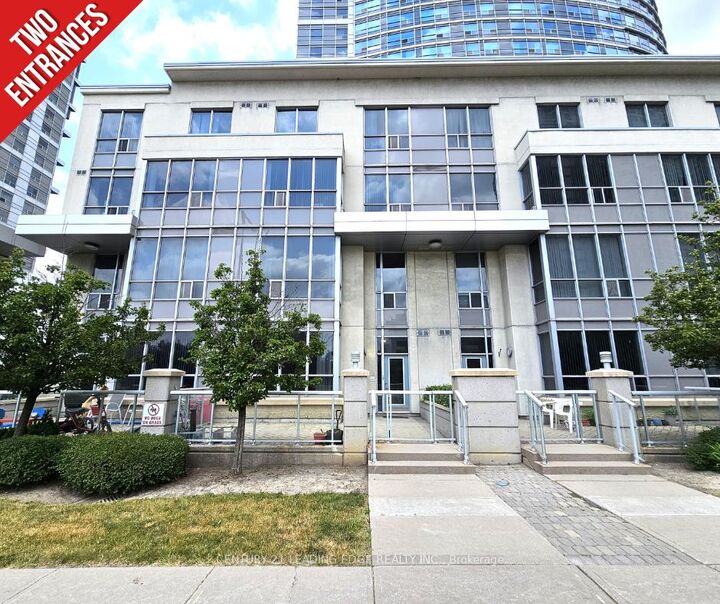 38 Lee Centre Drive Th120 — photo 1