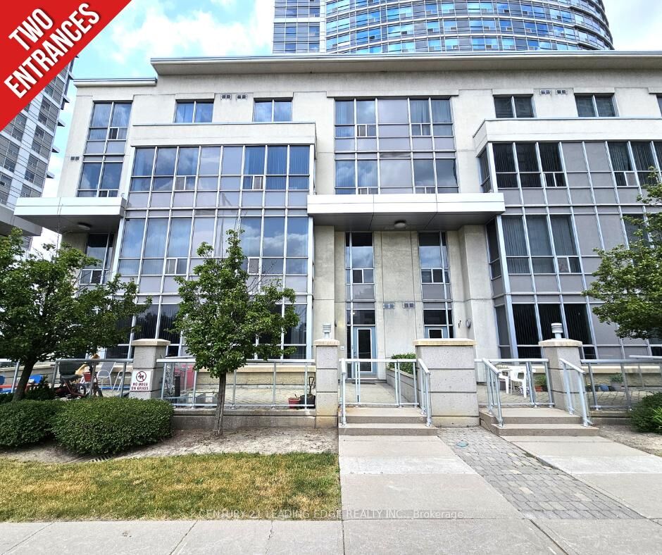 Property Photo: 38 Lee Centre Drive Th120 ON M1H 3J7