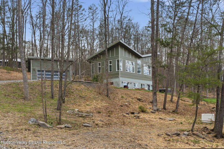 Property Photo:  780 Oakwood  NY 12484 