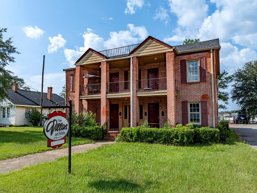 Property Photo: 515 5th Avenue * GA 31768