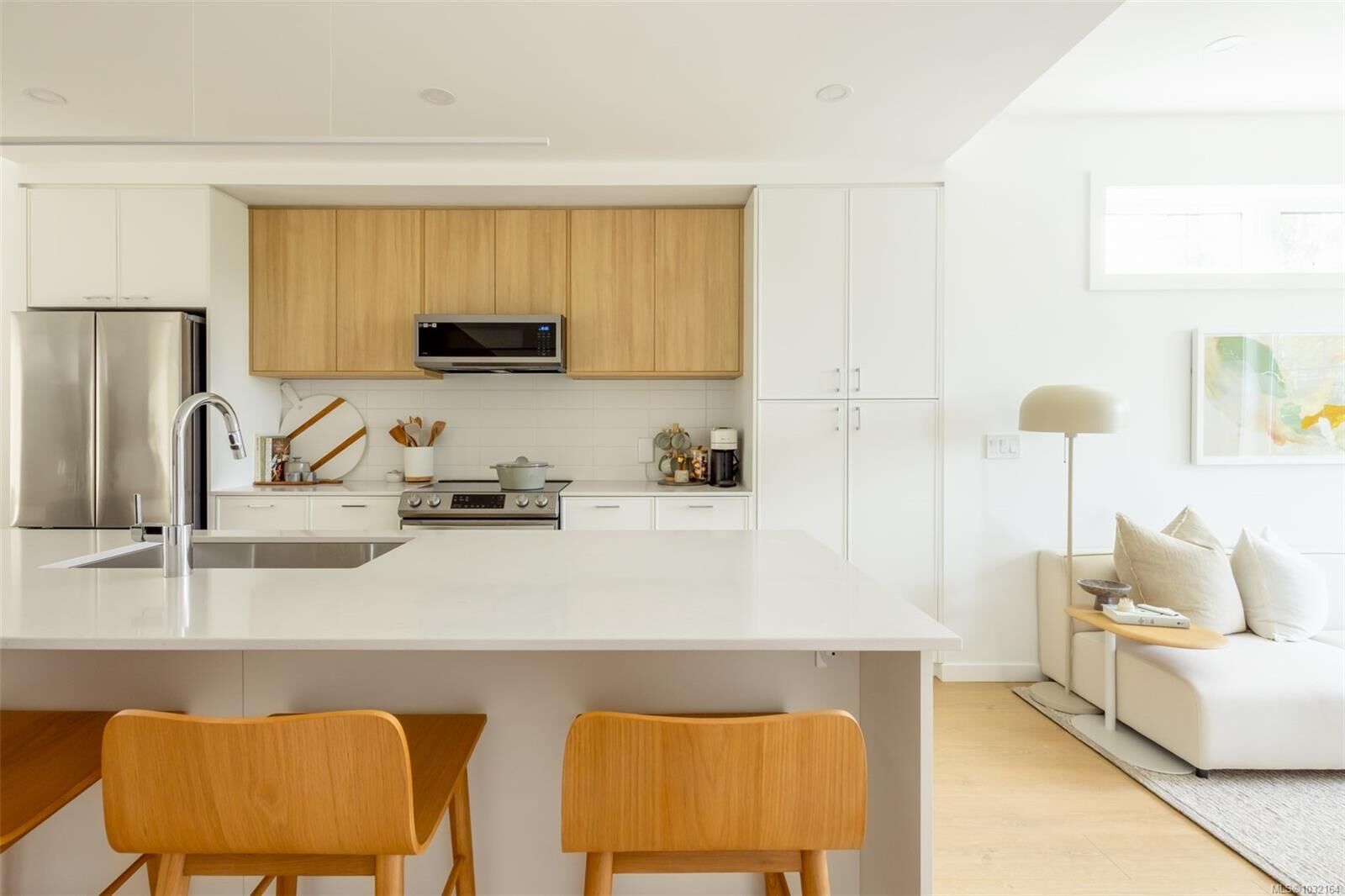 Property Photo:  3450 Whittier Ave Th10  BC V8Z 3R2 