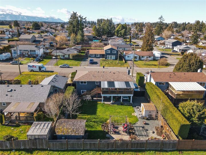 Property Photo:  214 Cameron St  BC V9P 1G7 