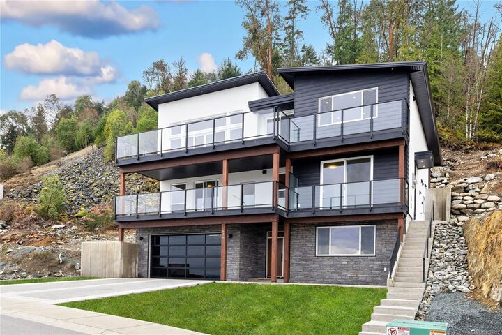 Property Photo: 414 Thetis Dr BC V9G 0C1