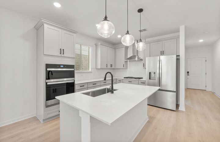 Property Photo: 596 Rubber Tree Way TX 78610