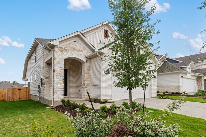 Property Photo:  231 Ranier Way  TX 78620 