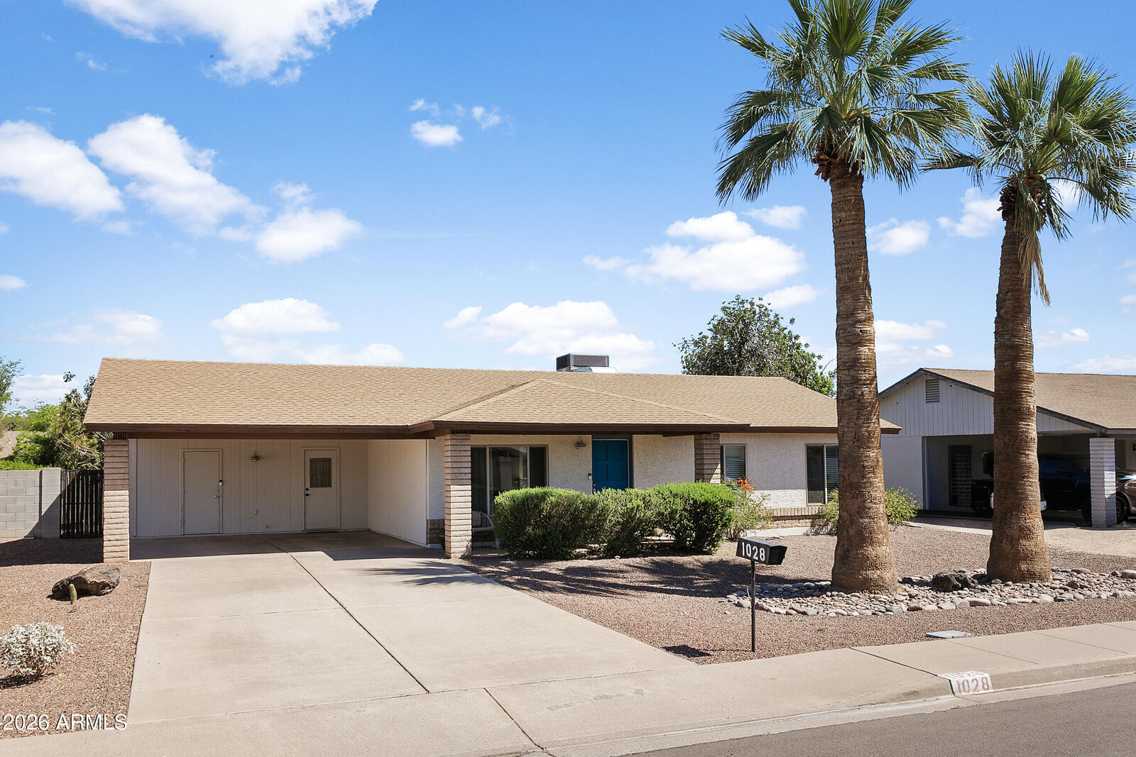 Property Photo:  1028 W Minton Drive  AZ 85282 