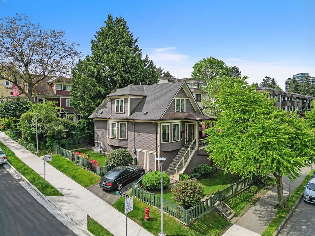 Property Photo: 498 E 5th Avenue BC V5T 1H9