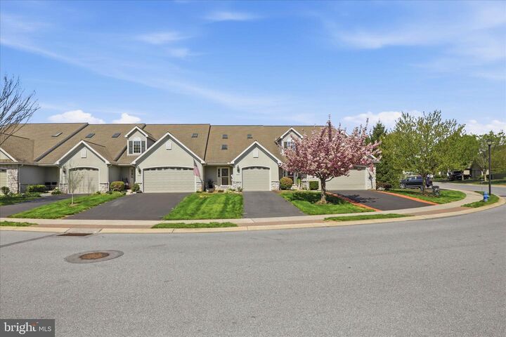 Property Photo:  1321 Fieldstone Drive  PA 17552 