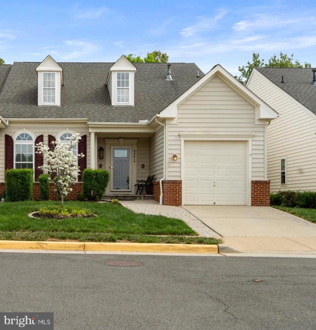 Property Photo:  44474 Livonia Terrace  VA 20147 